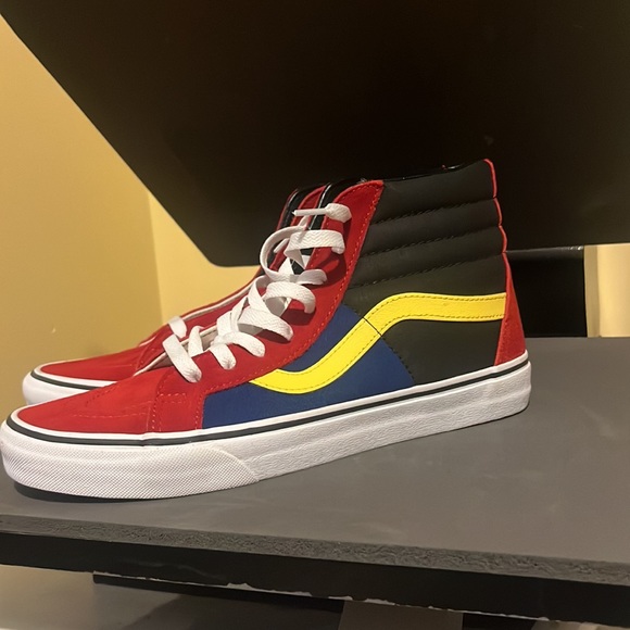 Vans - Picture 3 of 4